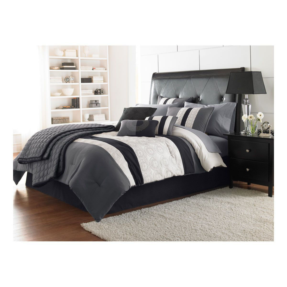 Picture of BLACK AND WHITE 7 PIECE QUEEN LINEN SET