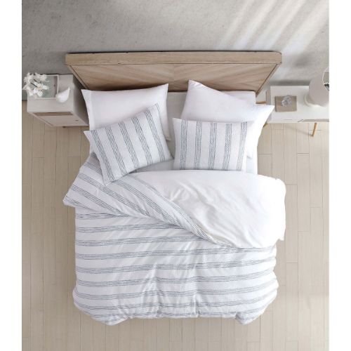 Picture of CARDIFF STRIPE 3 PC QUEEN COMFORTER SET